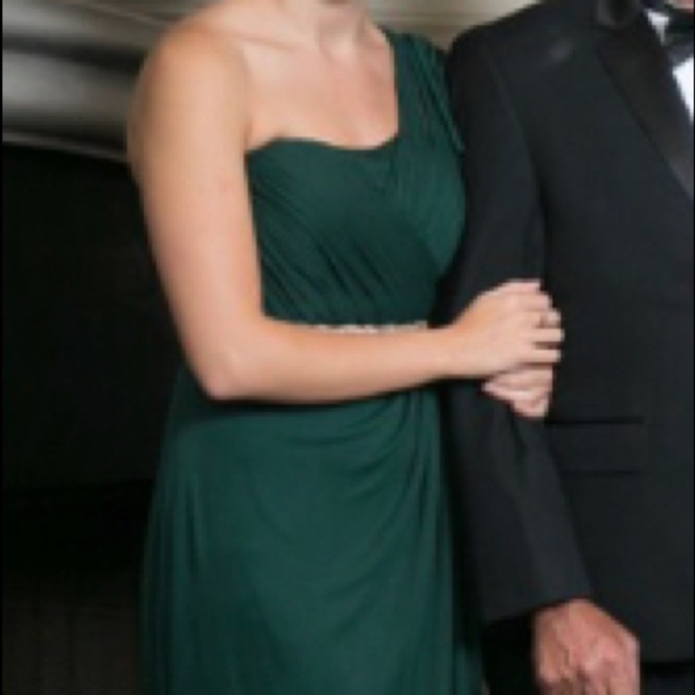 Gown - Picture 4 of 4